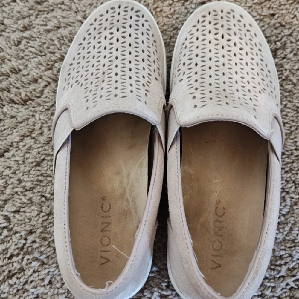 Vionic Women's Beige Perforated Loafers Shoes